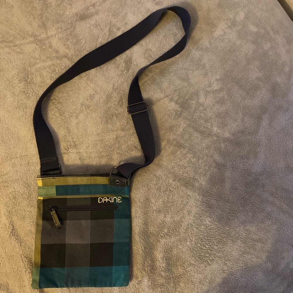 Dakine bag